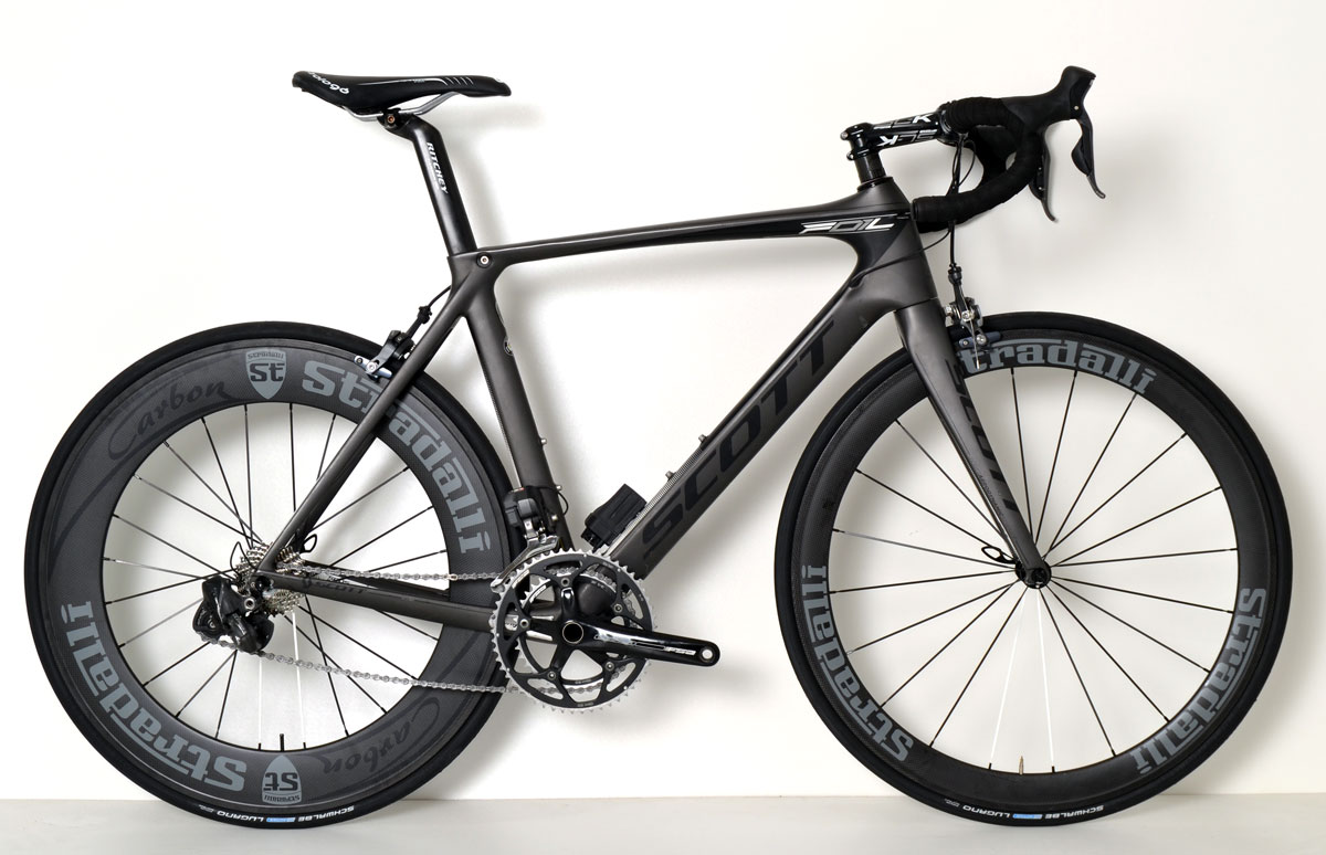 Scott Foil 15 56 cm Road Bike Bicycle Shimano Ultegra Di2 6770 Aero Carbon FSA